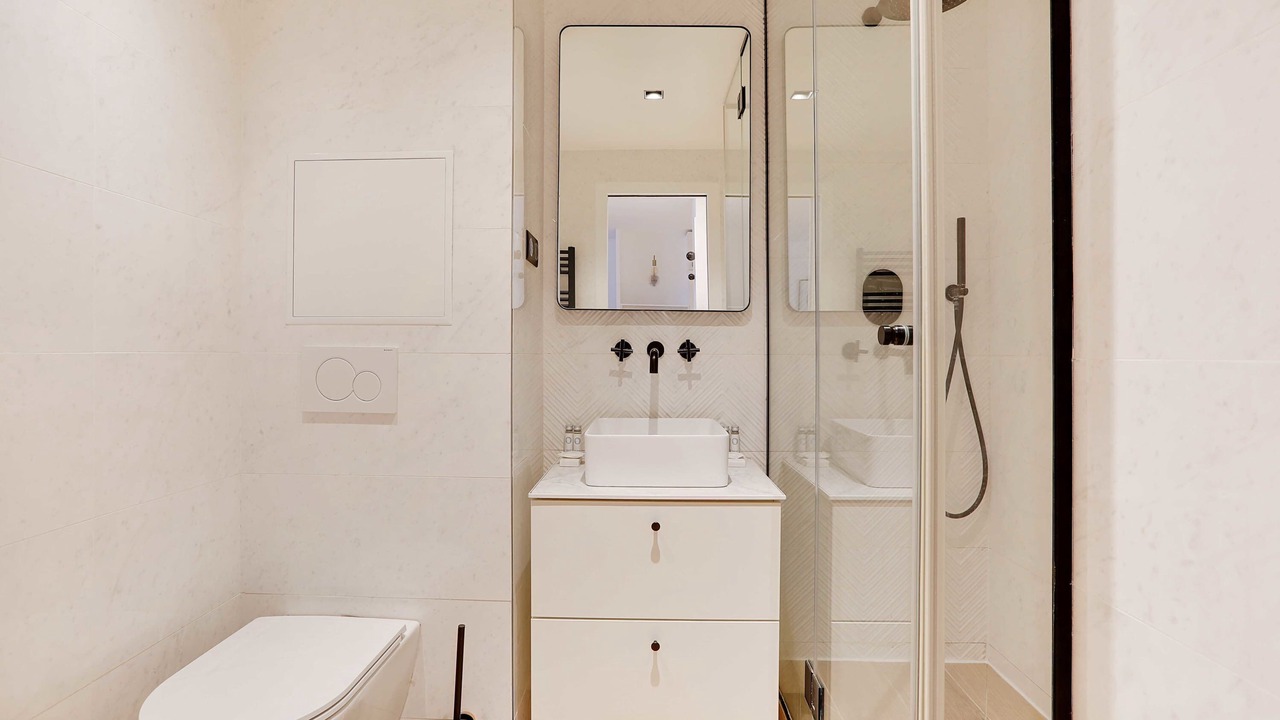 Photo of Bathroom in Quartier Saint-Ambroise