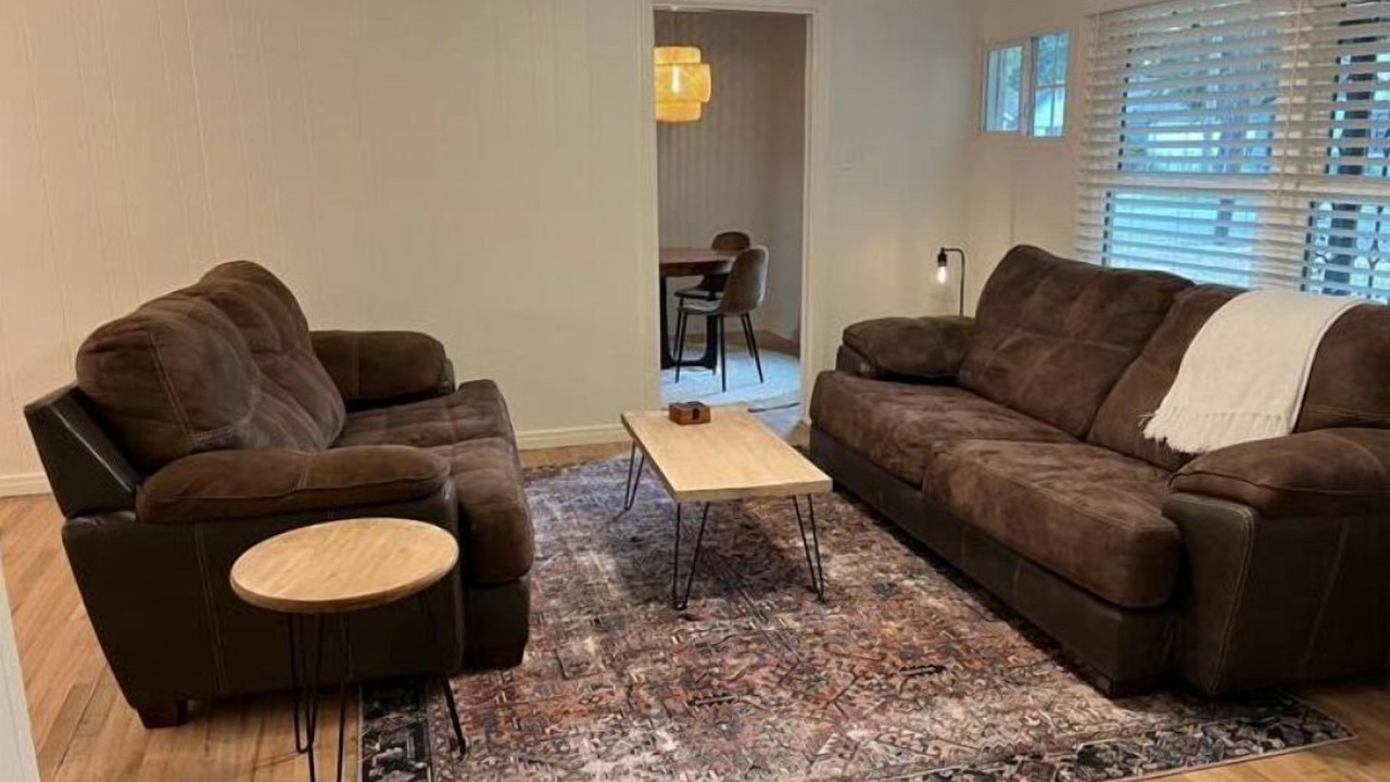 Photo of Livingroom in Hillsboro