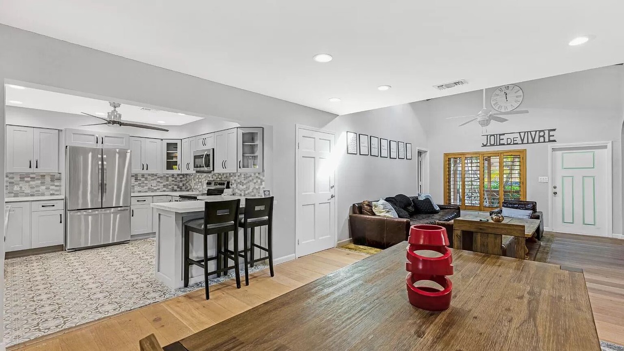 Photo of Livingroom in Hendricks and Venice Isles