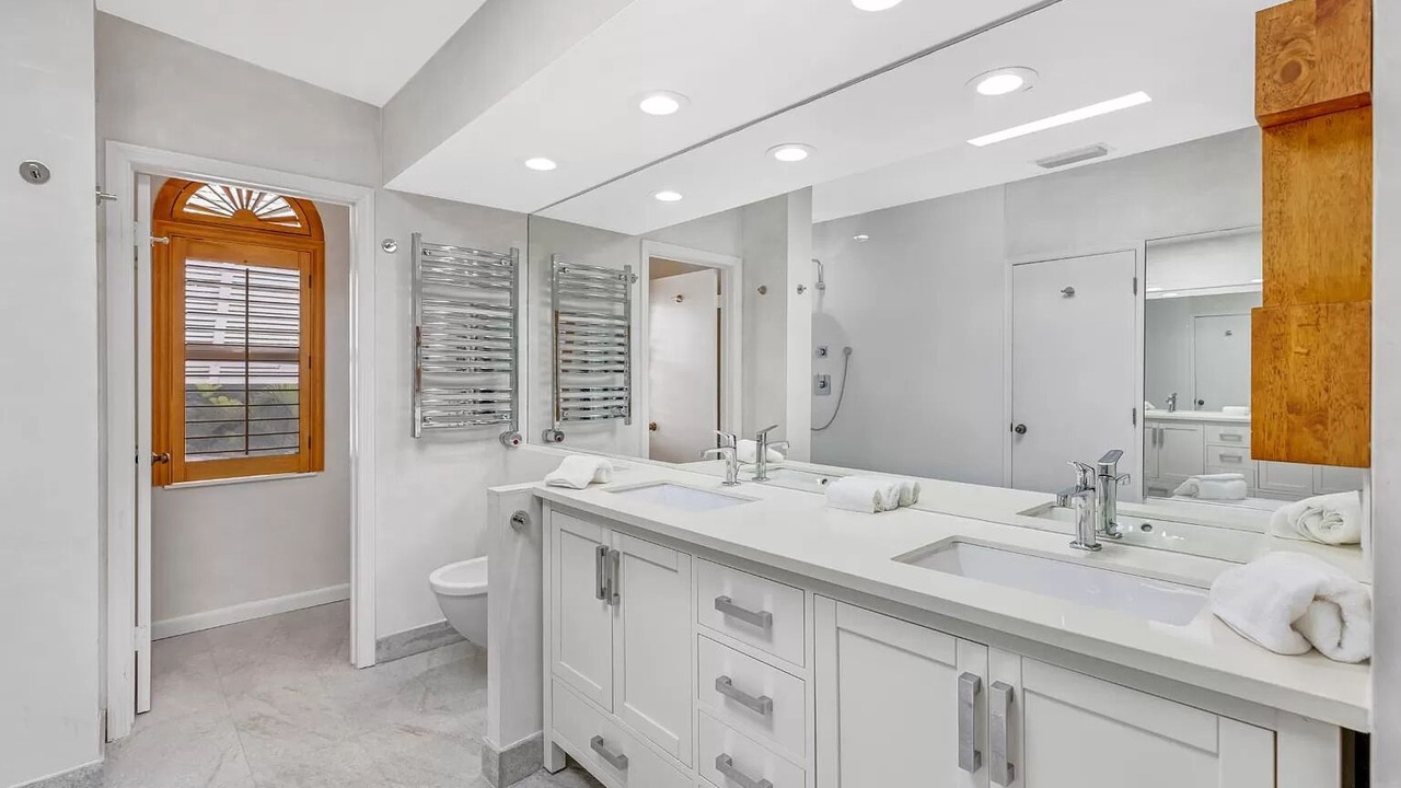 Photo of Bathroom in Hendricks and Venice Isles