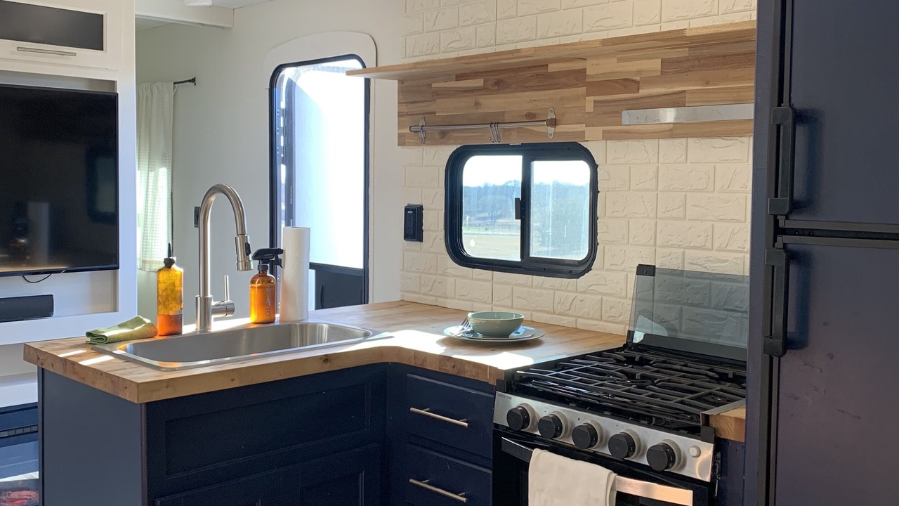 Photo of Kitchen in Earlsboro