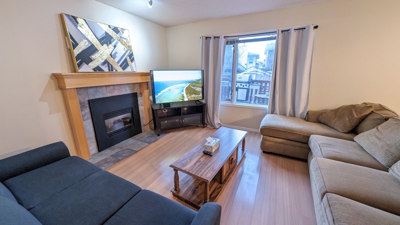 Photo of Livingroom in Southeast Calgary