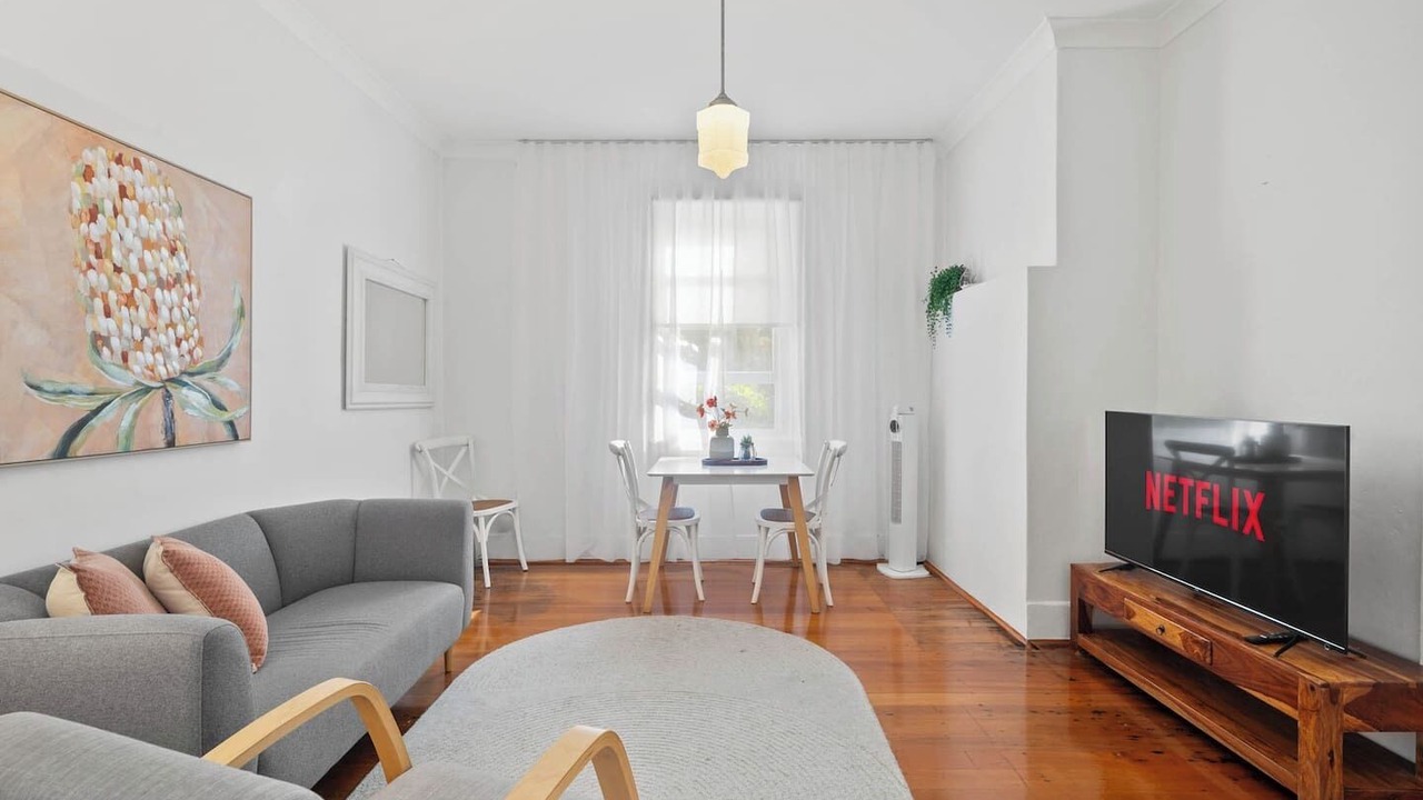 Photo of Livingroom in Ashfield