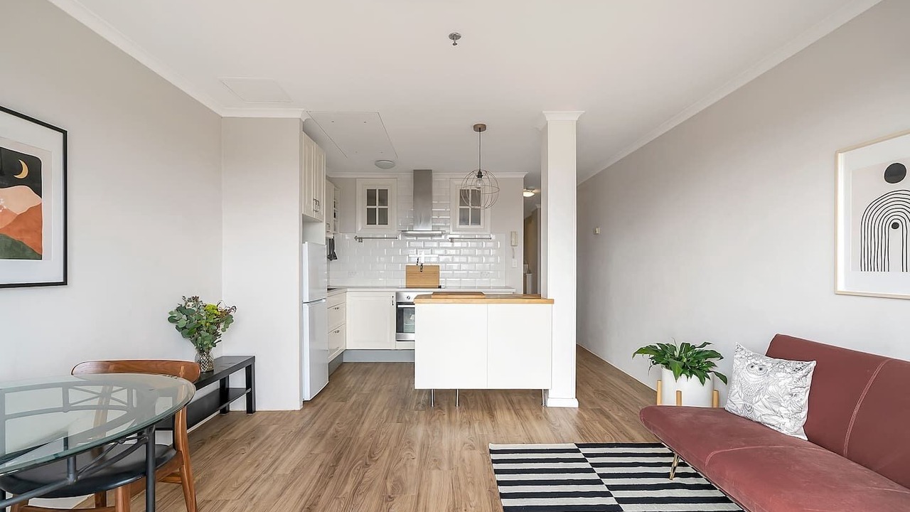 Photo of Livingroom in Newtown