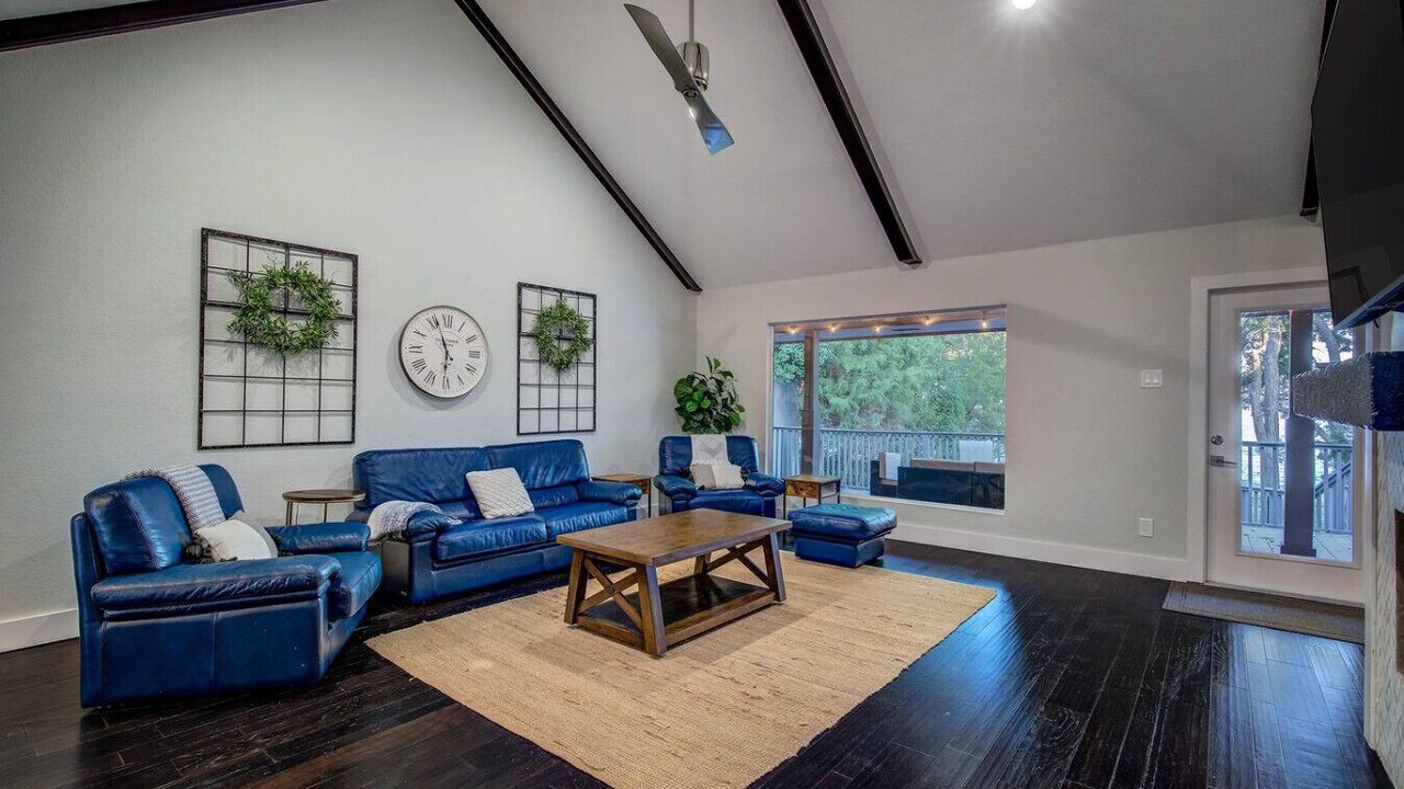 Photo of Livingroom in Rowlett