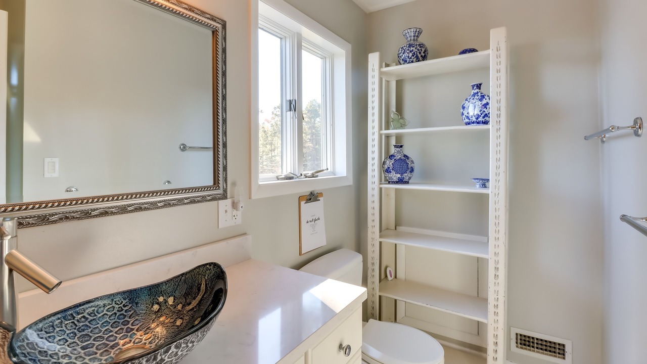 Photo of Bathroom in Point Lookout