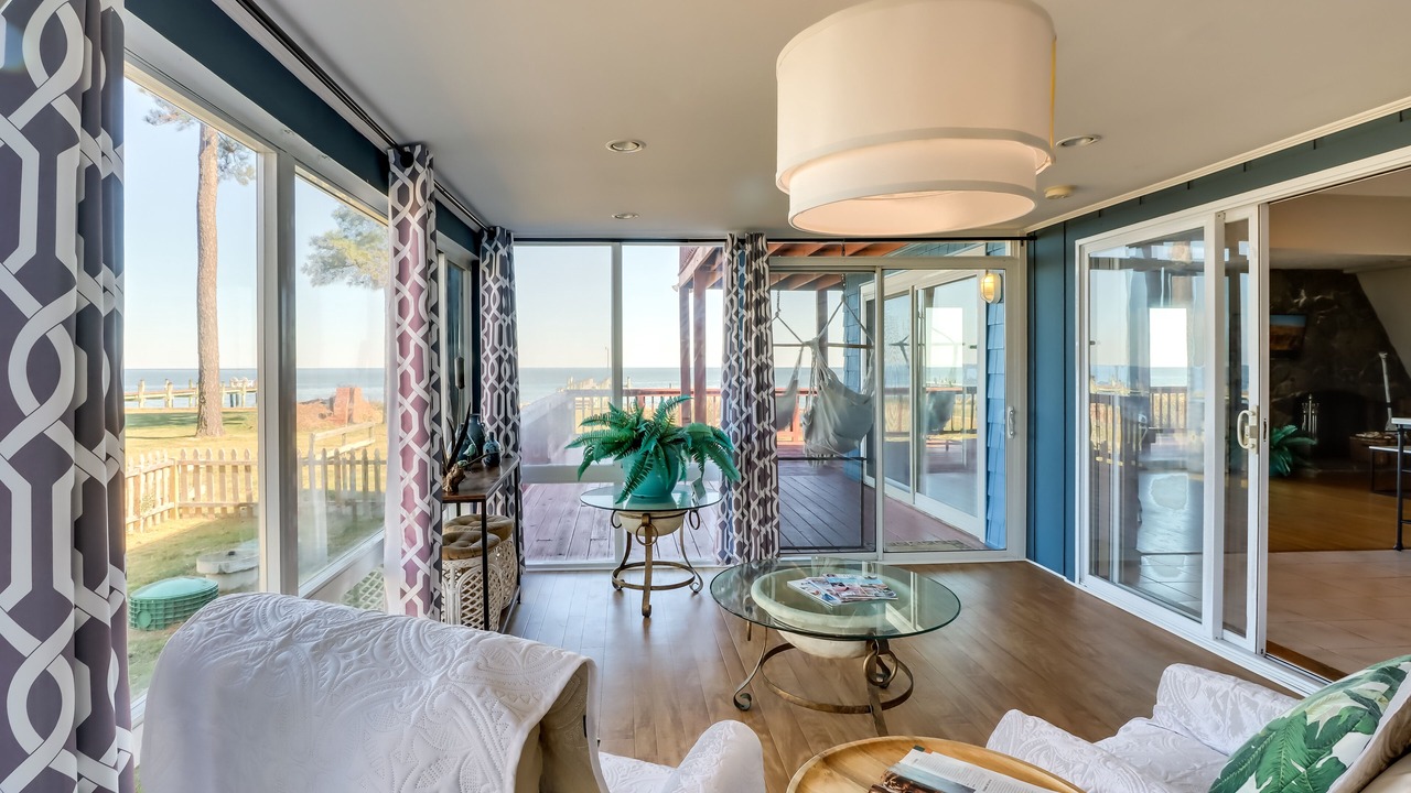 Photo of Livingroom in Point Lookout