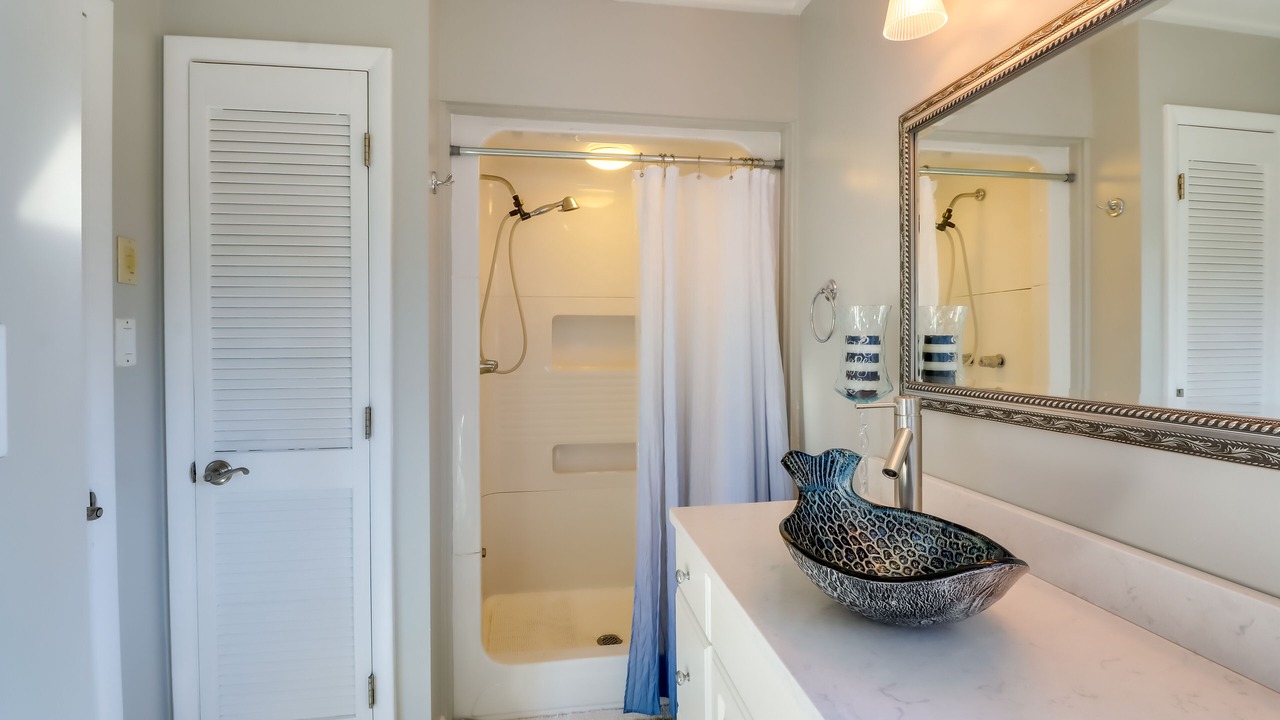 Photo of Bathroom in Point Lookout