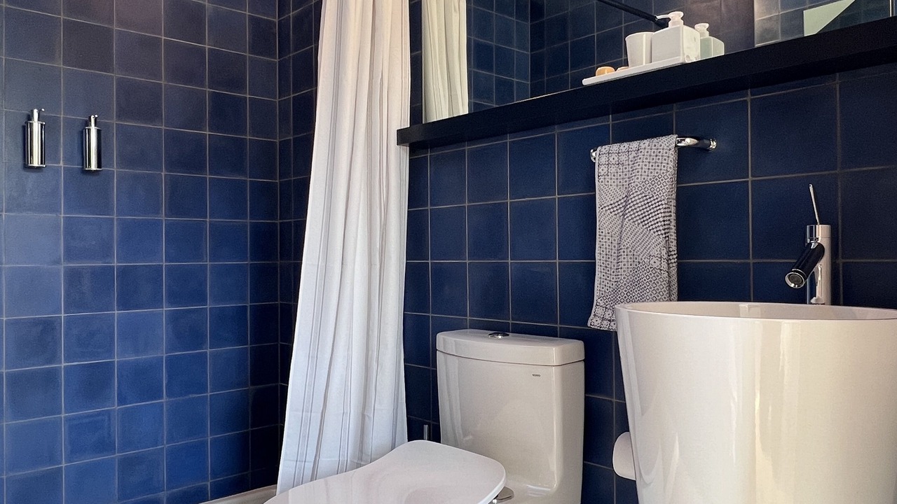 Photo of Bathroom in Hollywood District