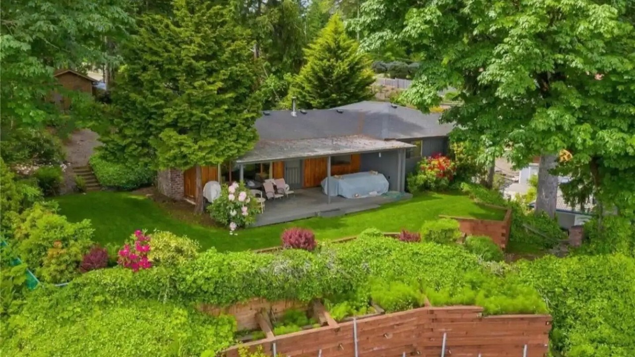 Photo of Outdoor in Tillicum