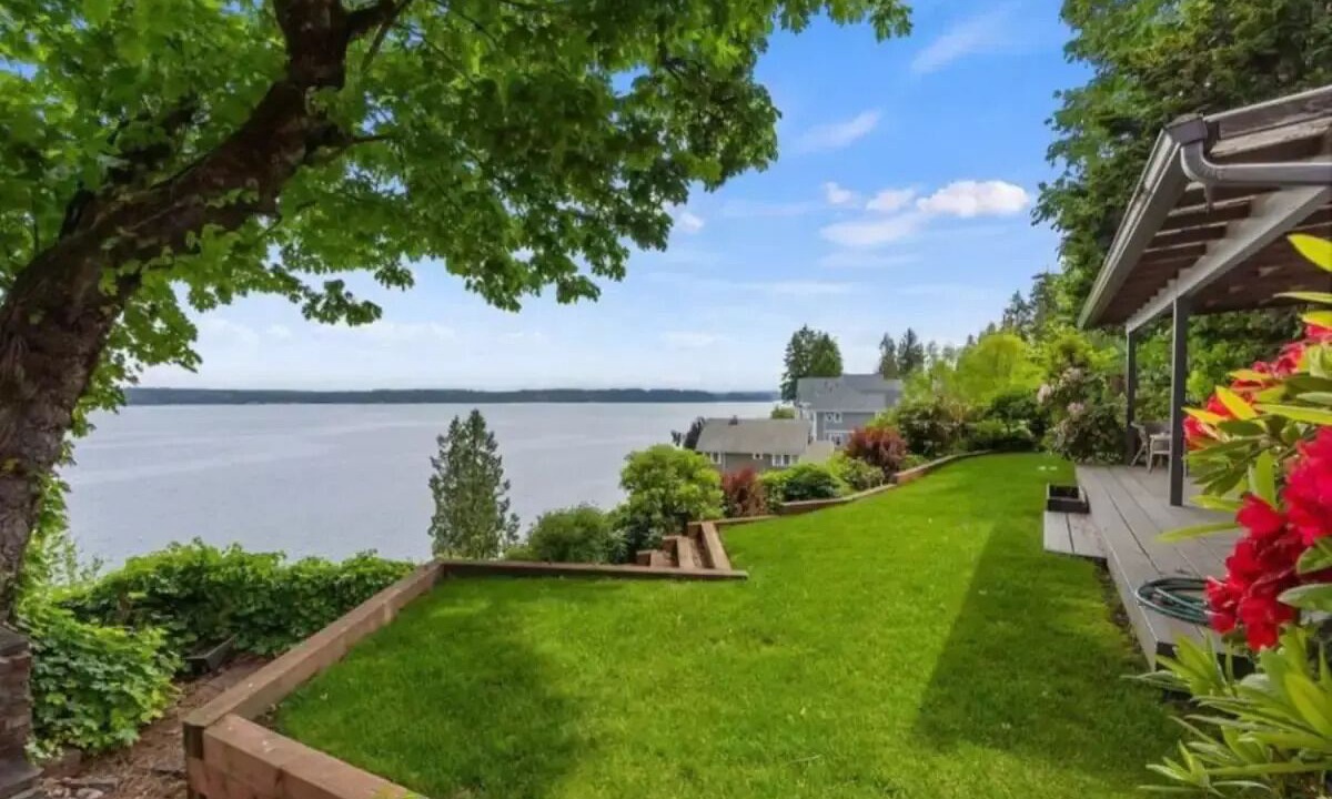 Photo of Outdoor in Tillicum