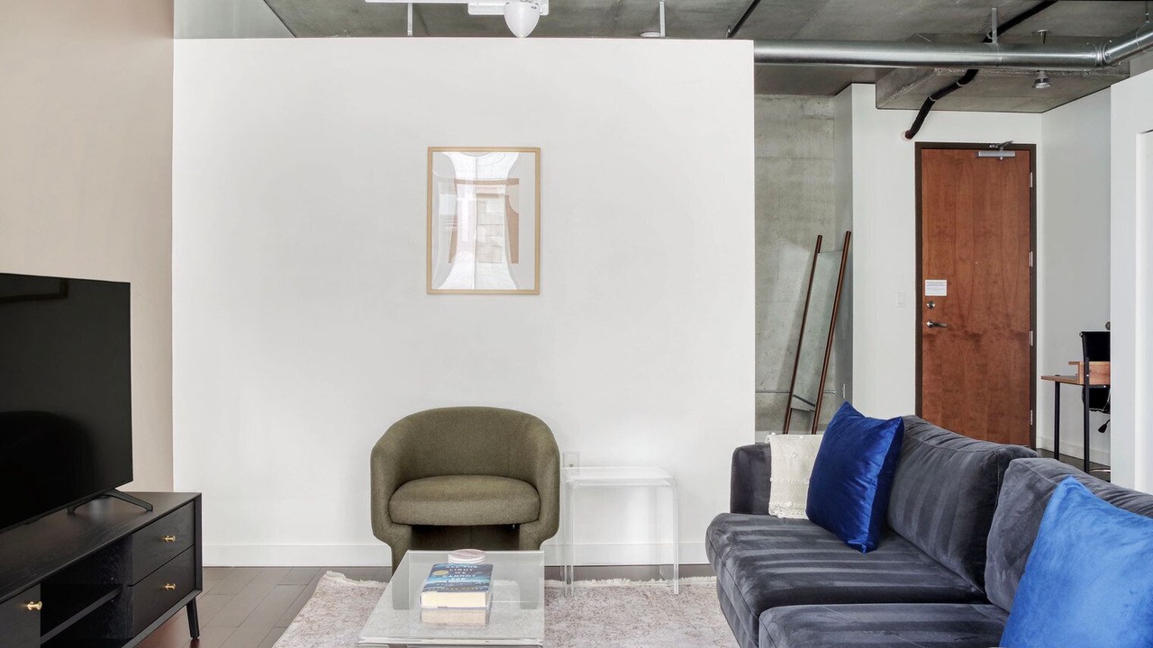 Photo of Livingroom in Belltown