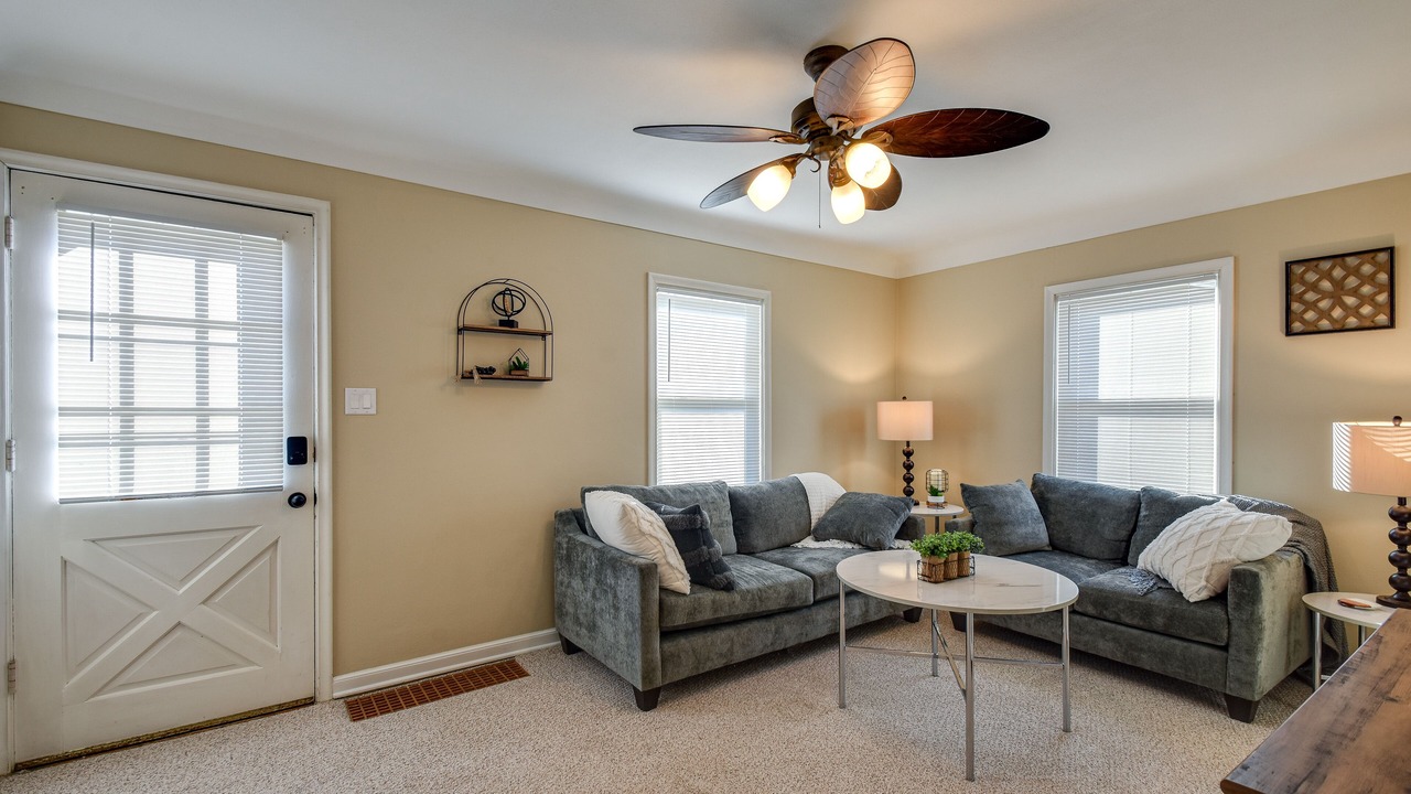 Photo of Livingroom in Cedar Rapids
