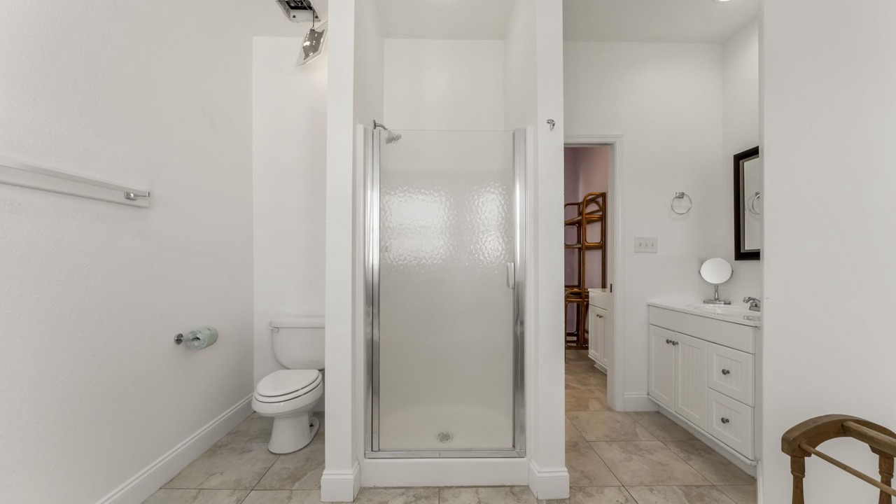 Photo of Bathroom in Avalon Beach Estates