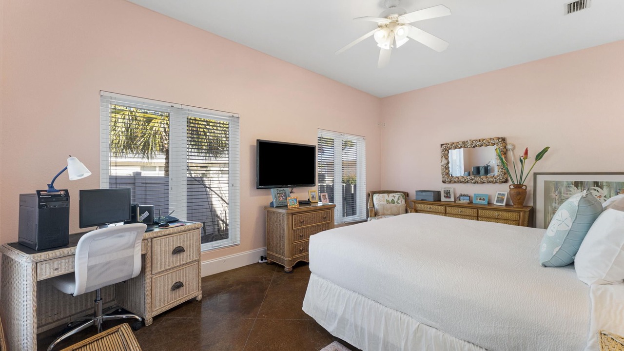 Photo of Others in Avalon Beach Estates