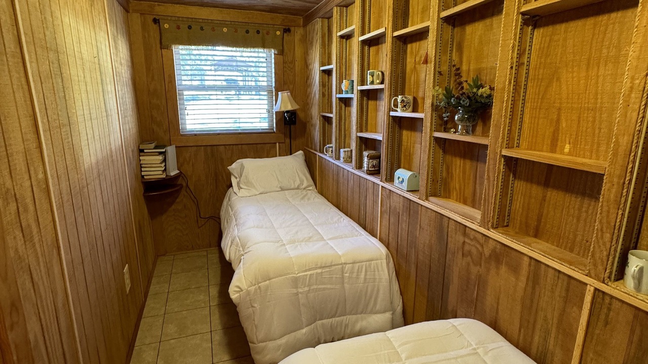 Photo of Bedroom in Abbeville