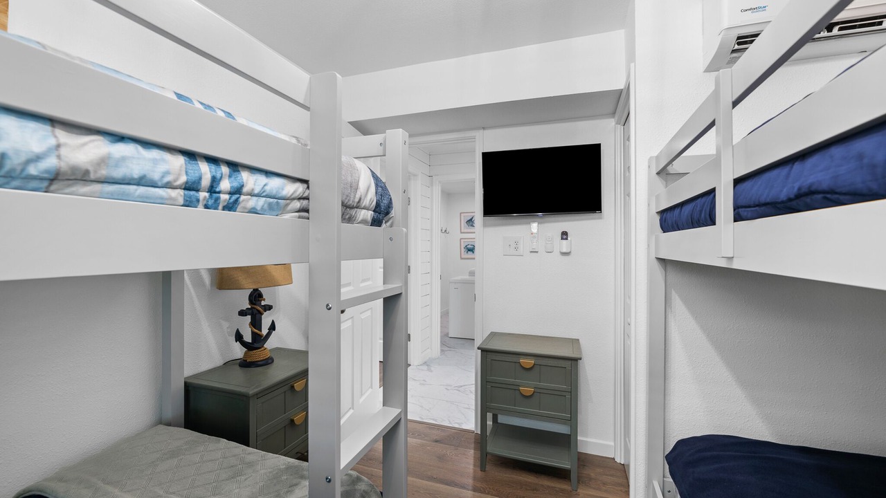 Photo of Bedroom in City-by-the Sea