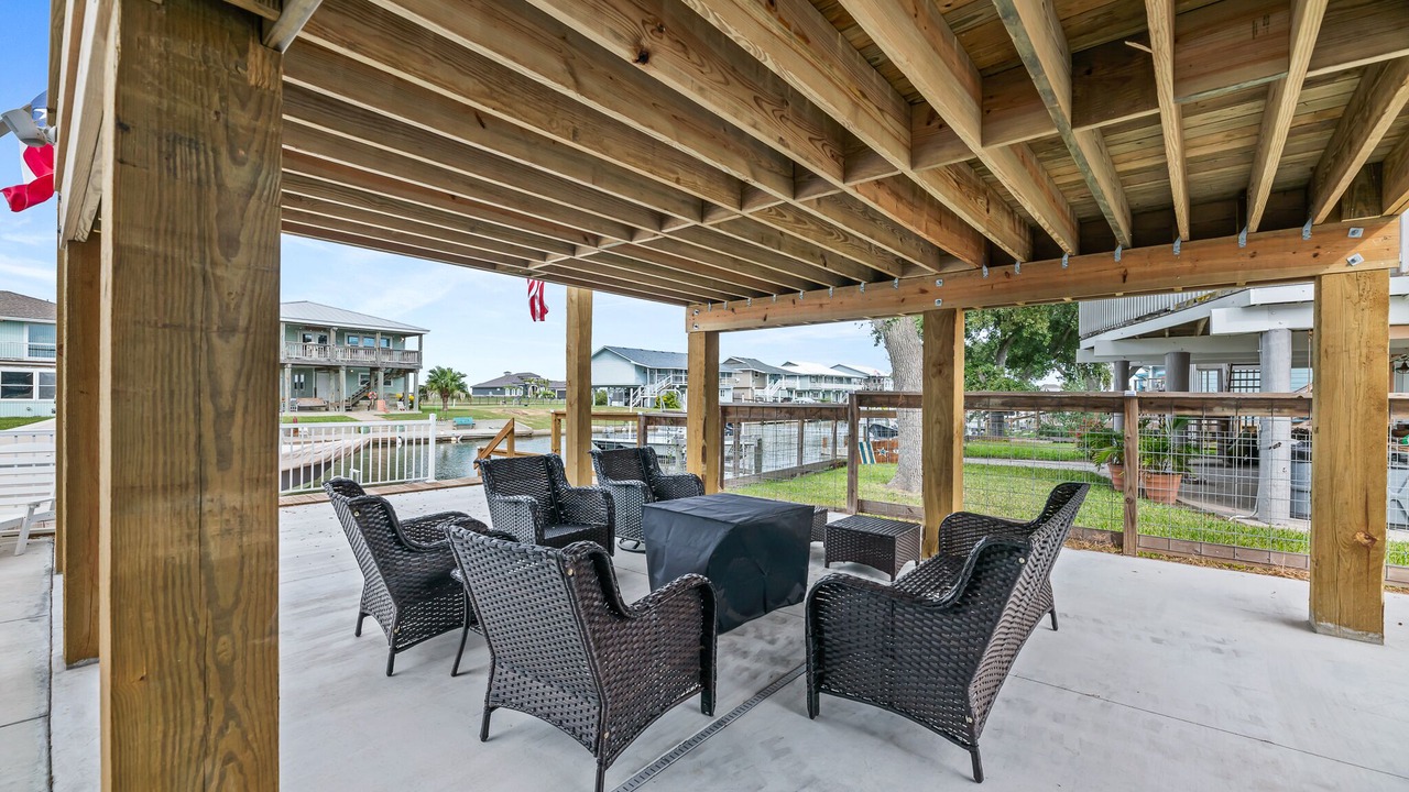 Photo of Outdoor in City-by-the Sea