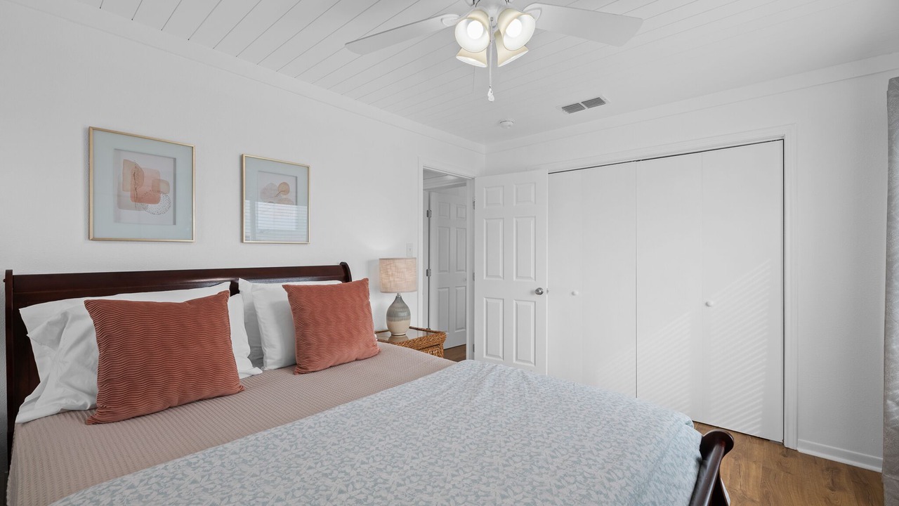 Photo of Bedroom in City-by-the Sea
