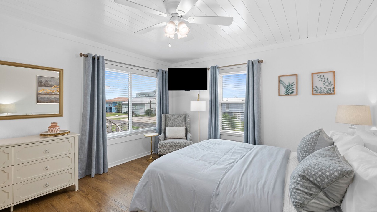 Photo of Bedroom in City-by-the Sea