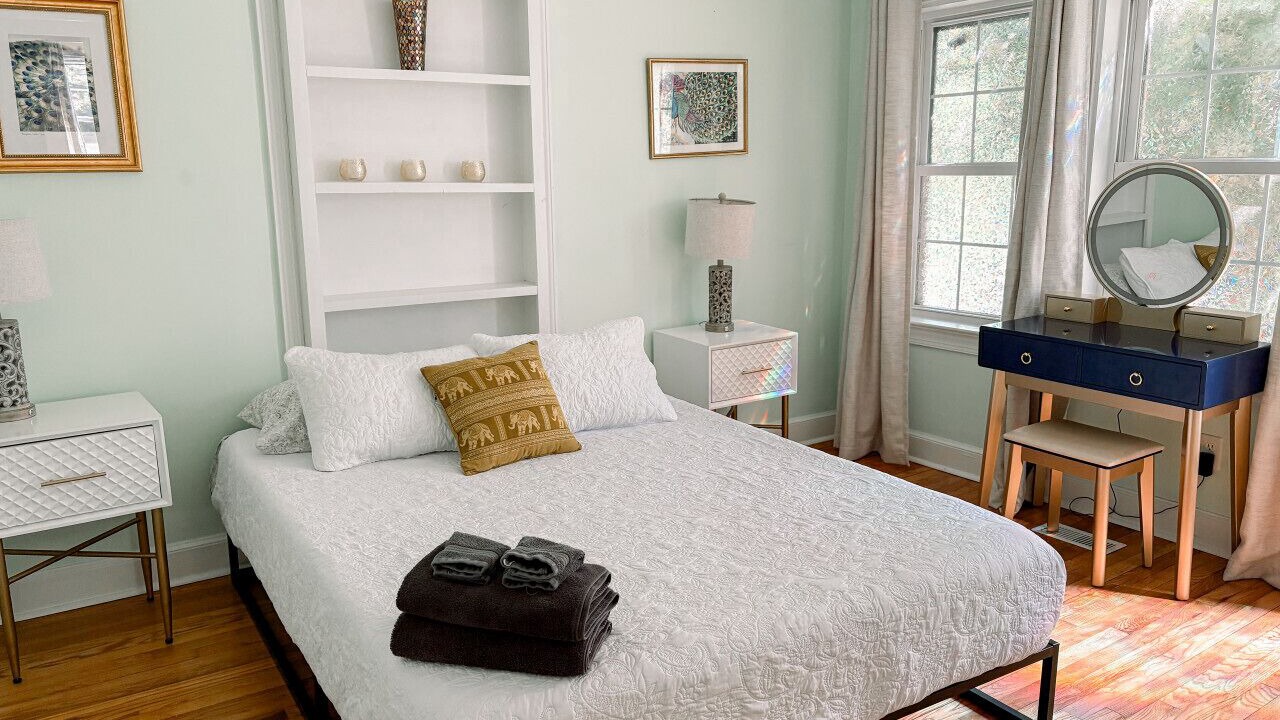 Photo of Bedroom in Old Irving Park