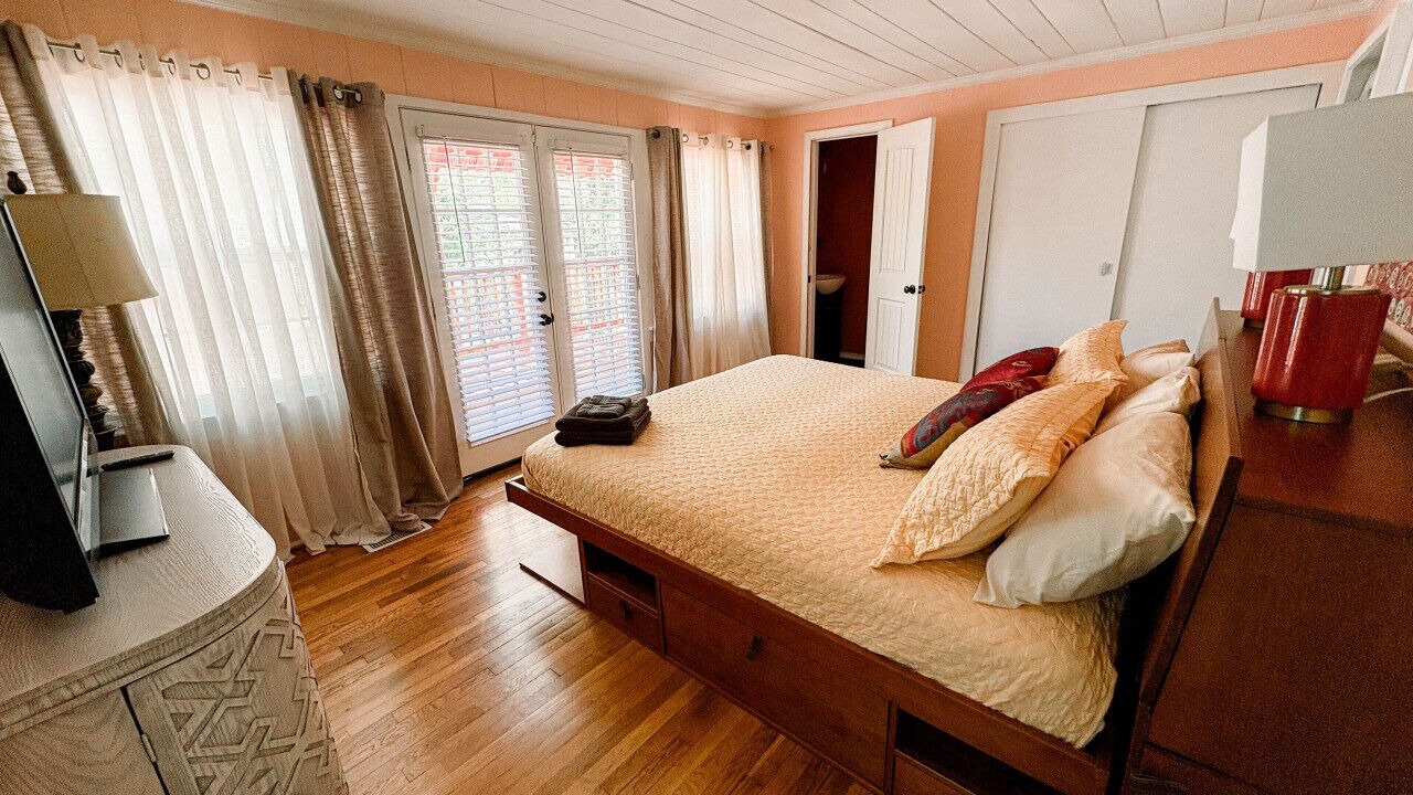 Photo of Bedroom in Old Irving Park