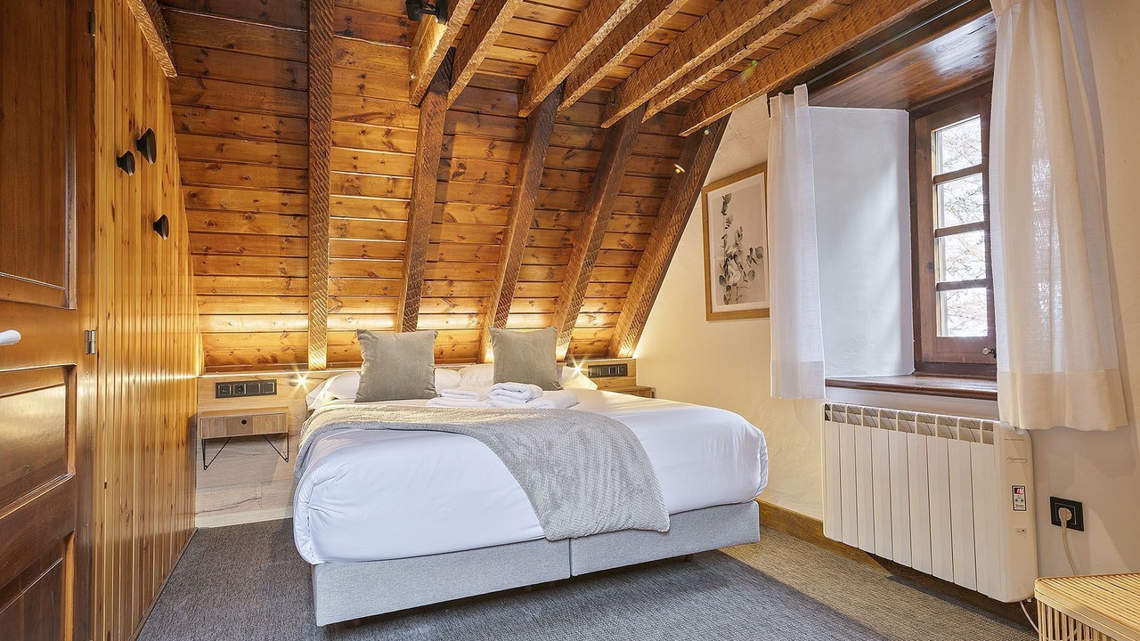 Photo of Bedroom in Garos