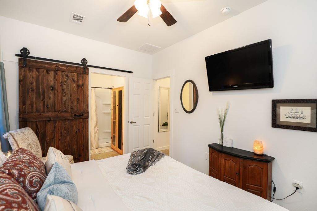 Photo of Bedroom in Benton