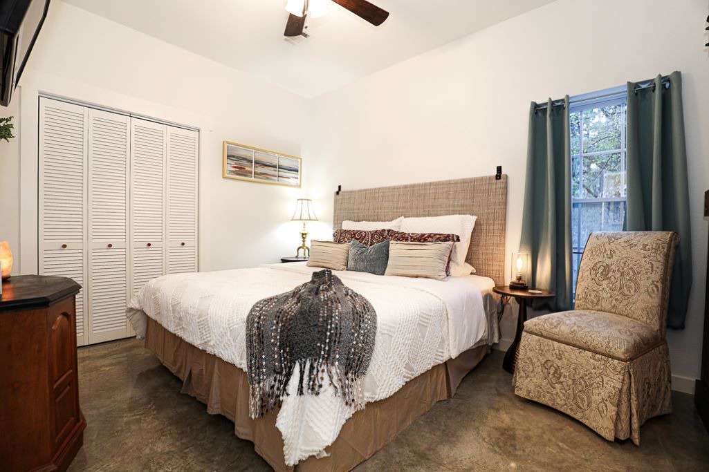 Photo of Bedroom in Benton