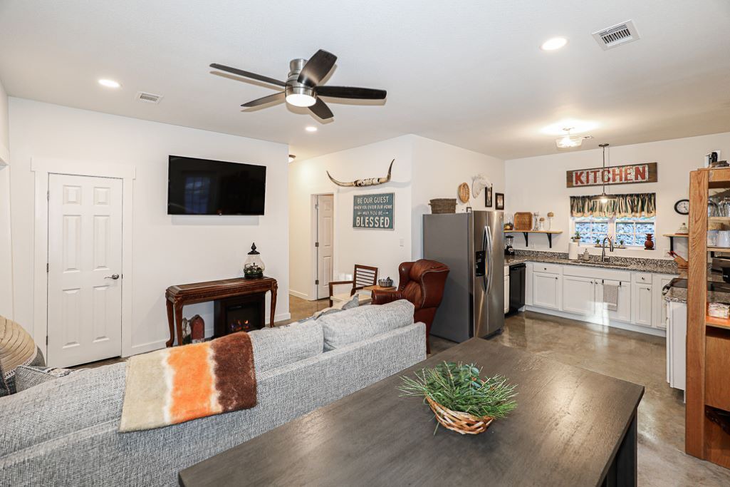 Photo of Livingroom in Benton