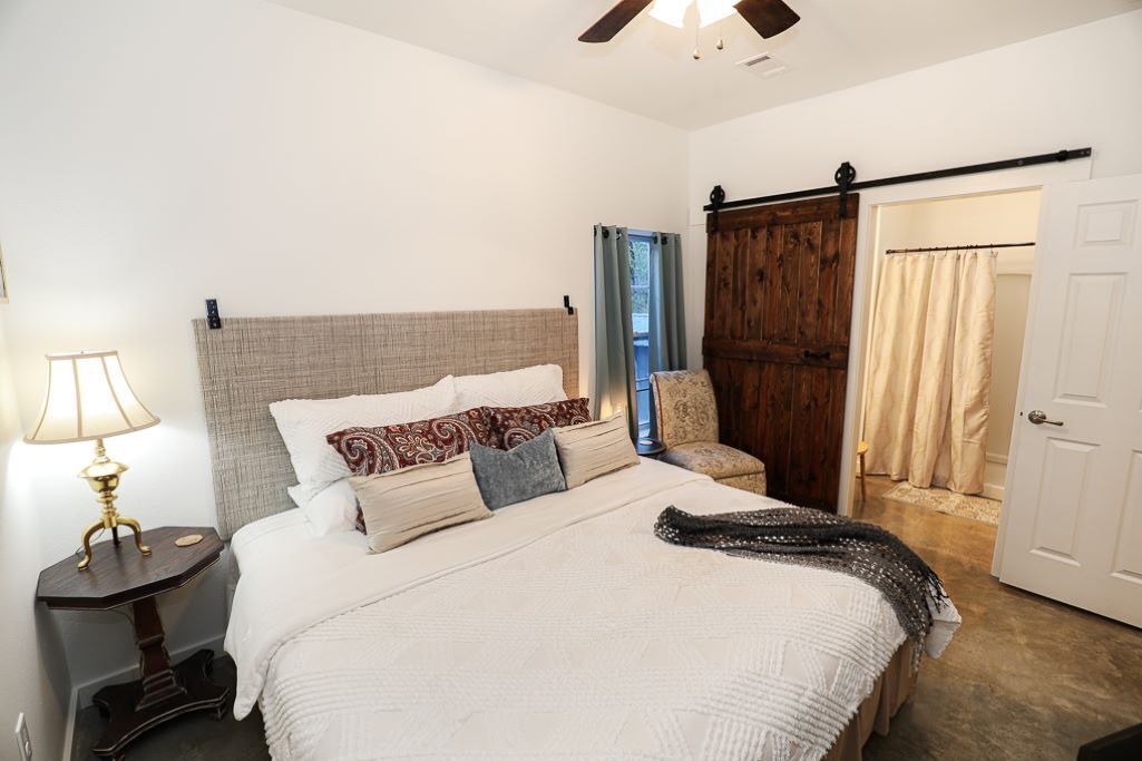 Photo of Bedroom in Benton