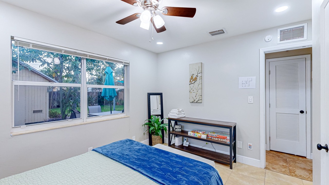 Photo of Bedroom in Oakland Park