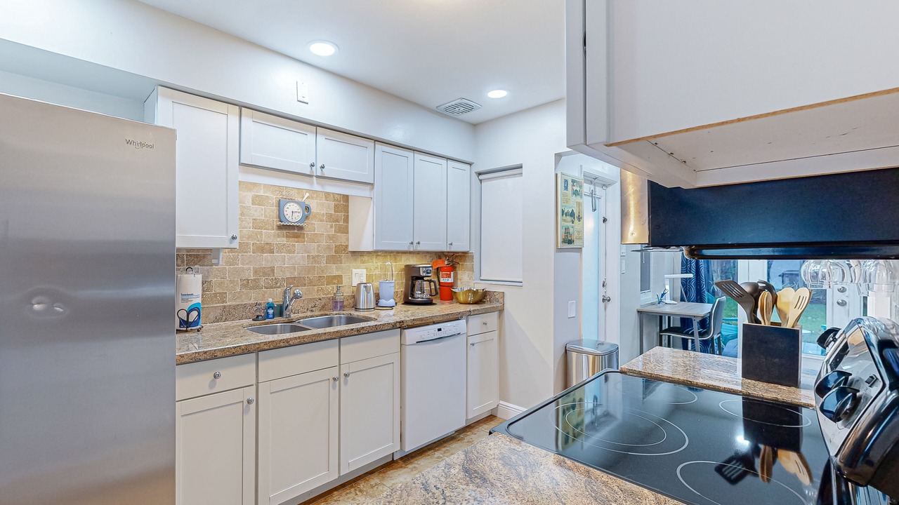 Photo of Kitchen in Oakland Park
