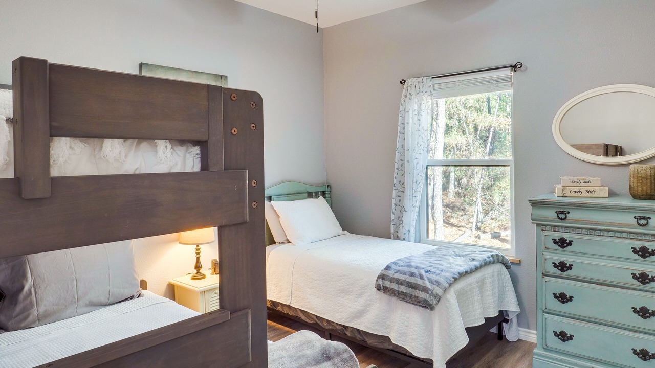 Photo of Bedroom in Brookeland