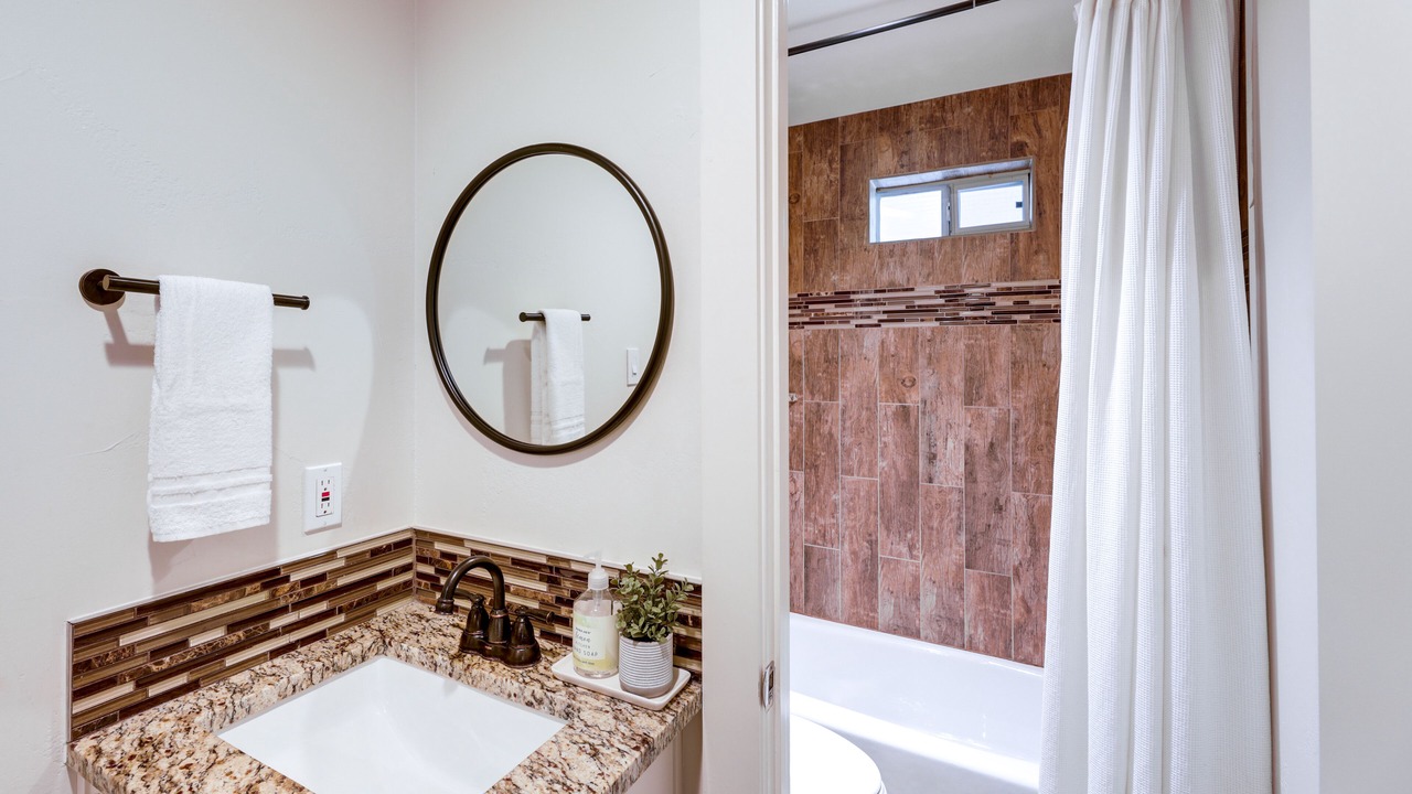 Photo of Bathroom in Montopolis