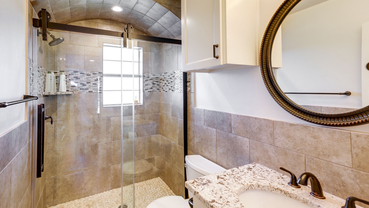 Photo of Bathroom in Montopolis