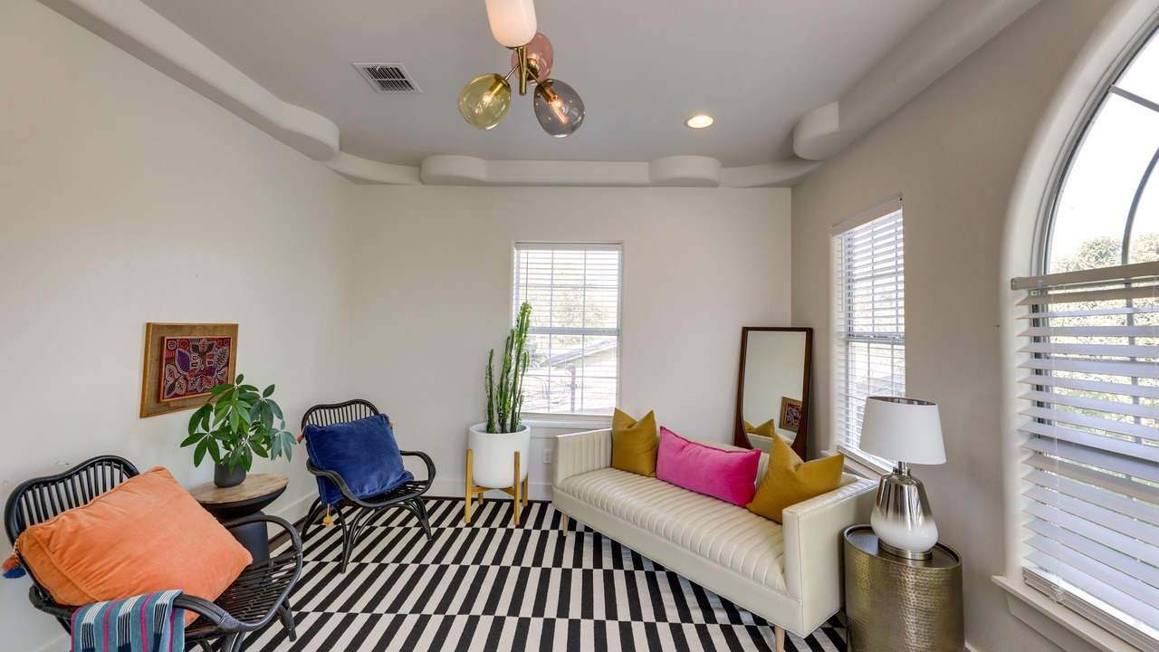 Photo of Livingroom in Montopolis