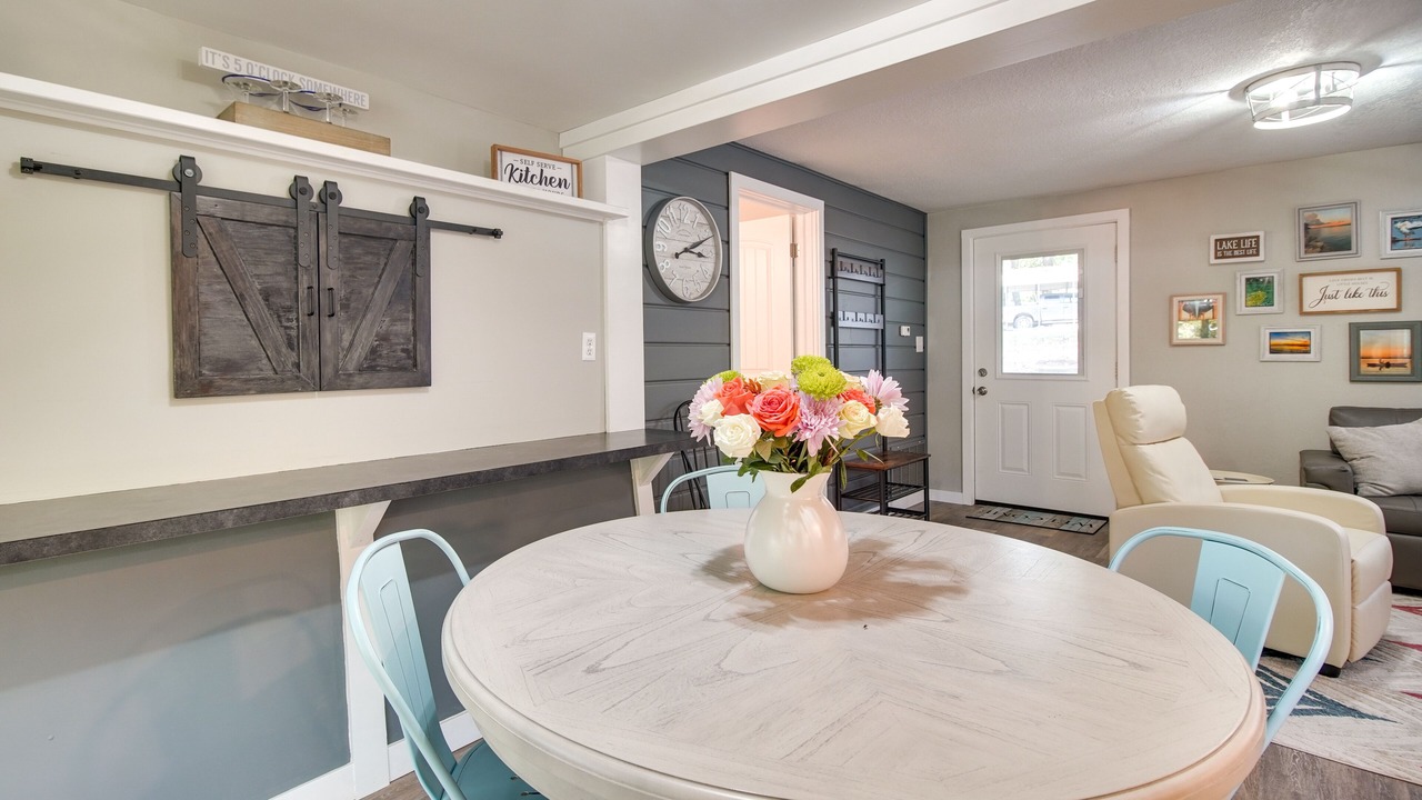 Photo of Bedroom in Grove