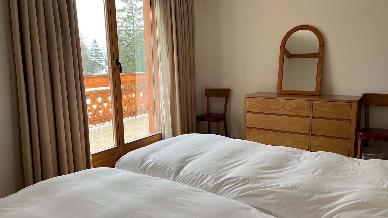 Photo of Bedroom in Lens