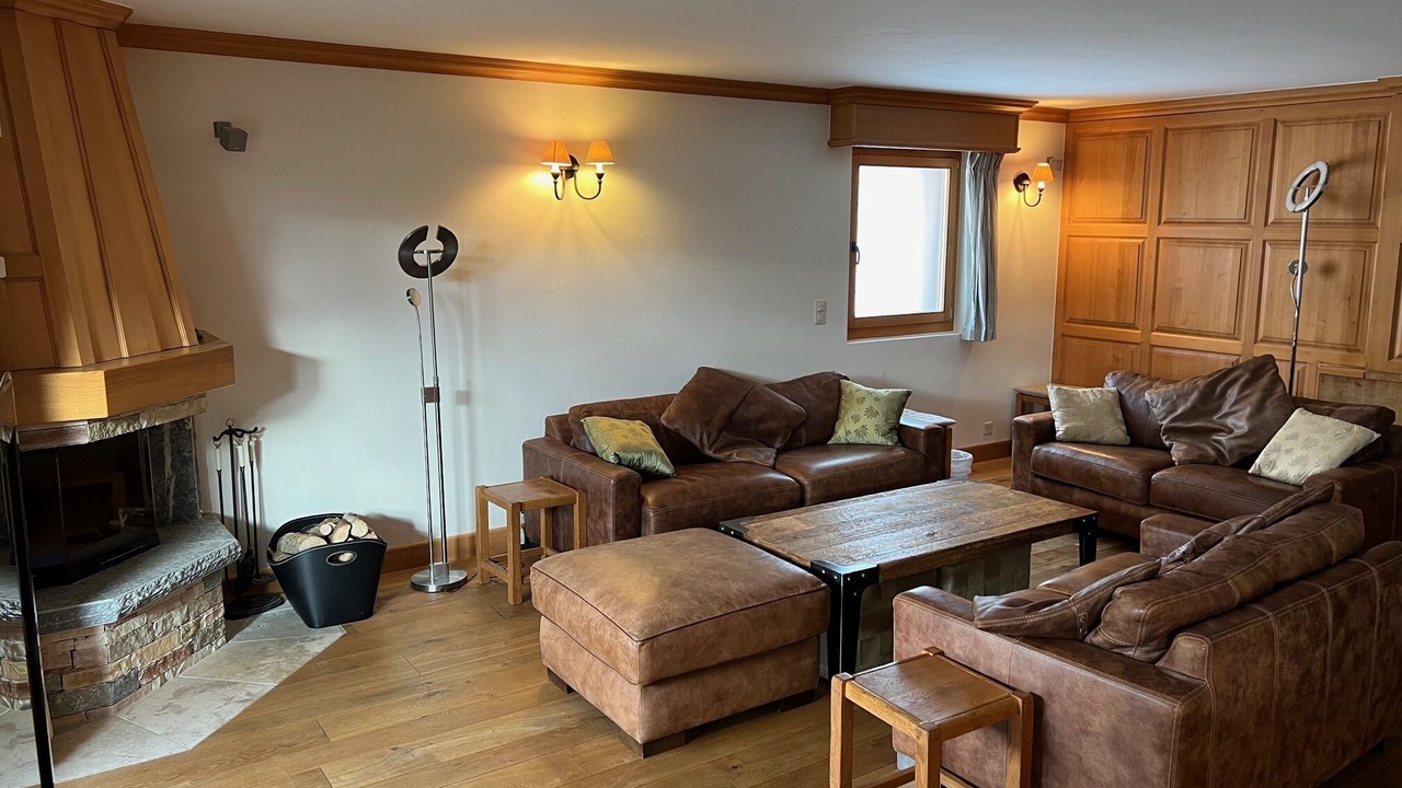 Photo of Livingroom in Lens