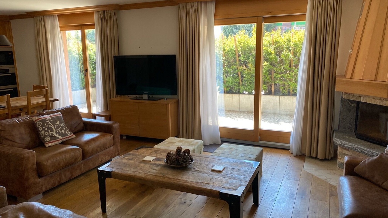 Photo of Livingroom in Lens