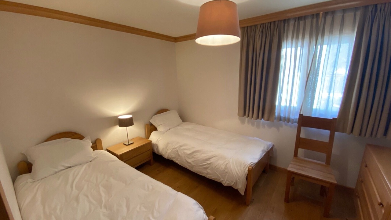 Photo of Bedroom in Lens