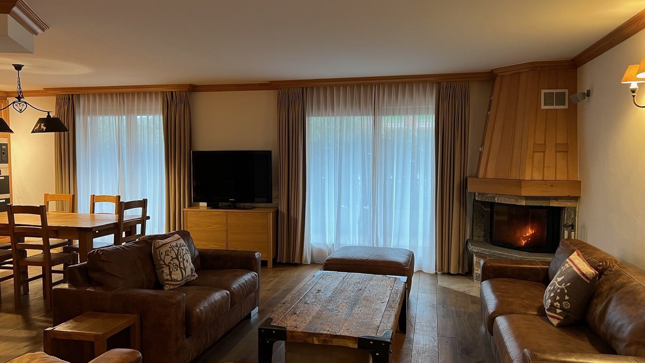 Photo of Livingroom in Lens