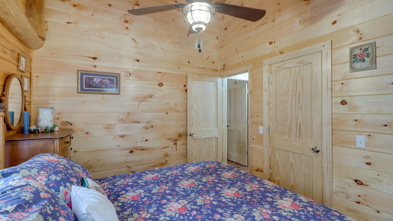 Photo of Bedroom in Tumbling Shoals