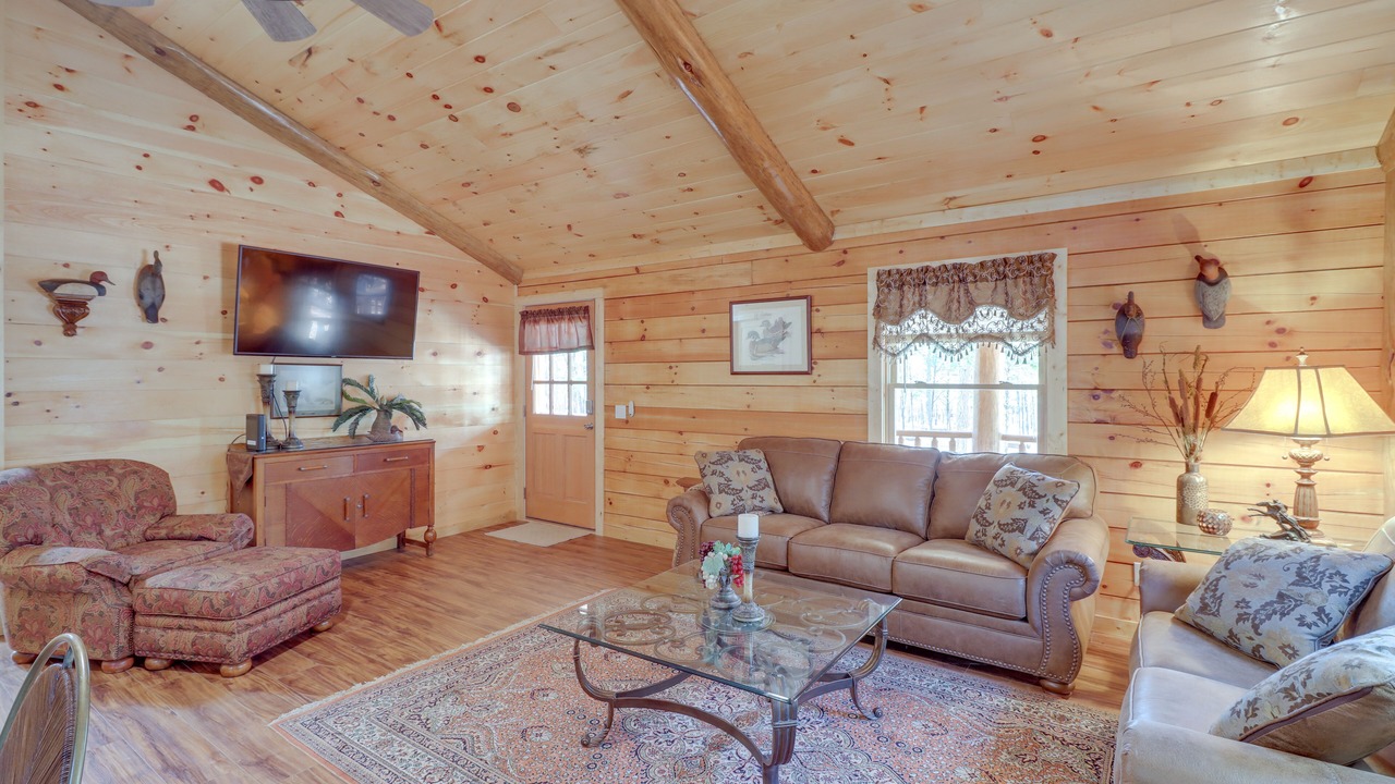 Photo of Livingroom in Tumbling Shoals