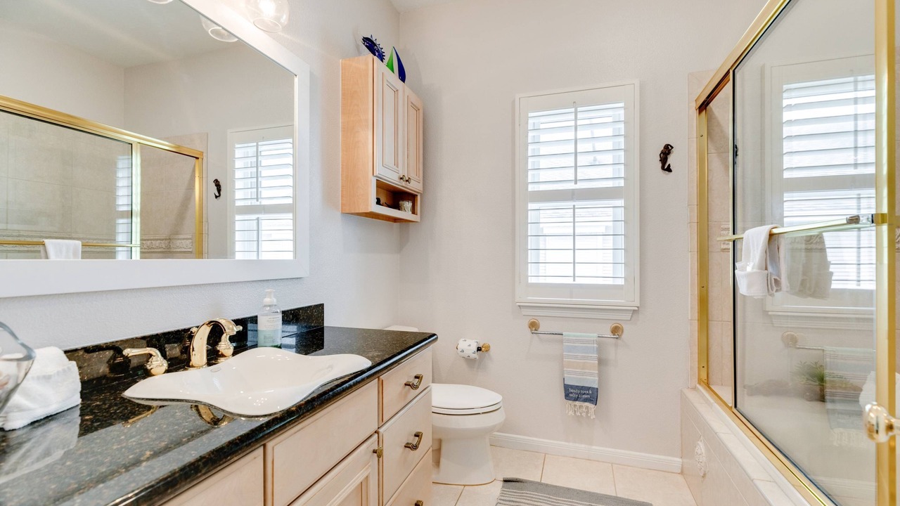 Photo of Bathroom in Jamaica Beach