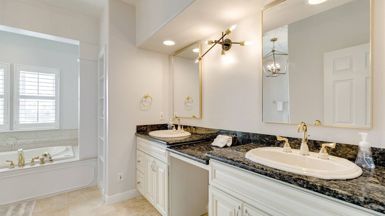 Photo of Bathroom in Jamaica Beach