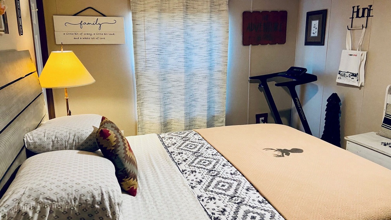 Photo of Bedroom in Smithville