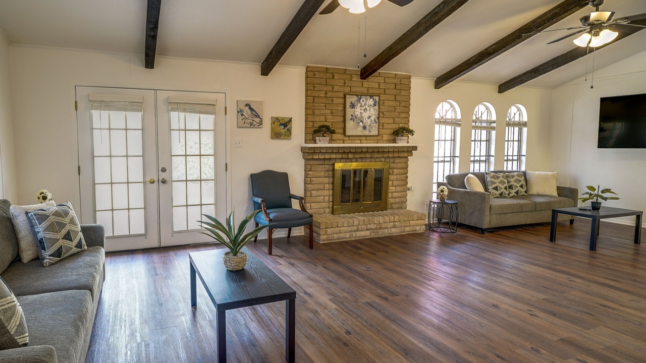Photo of Livingroom in Arena District