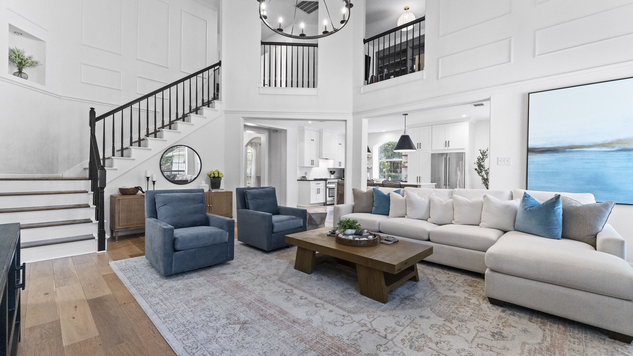 Photo of Livingroom in Alden Bridge